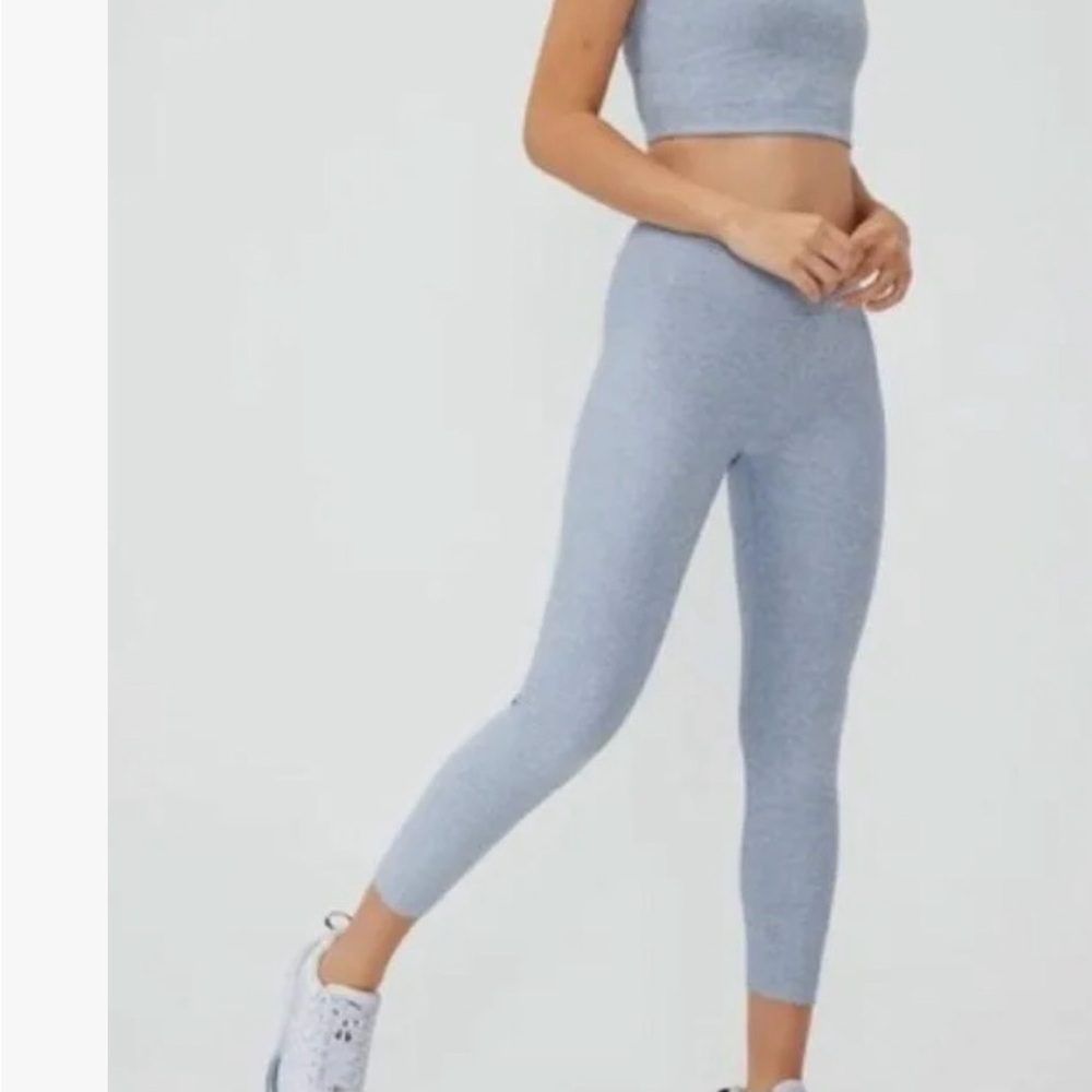 NEW Outdoor Voices 3/4 Warmup Leggings Gray size M